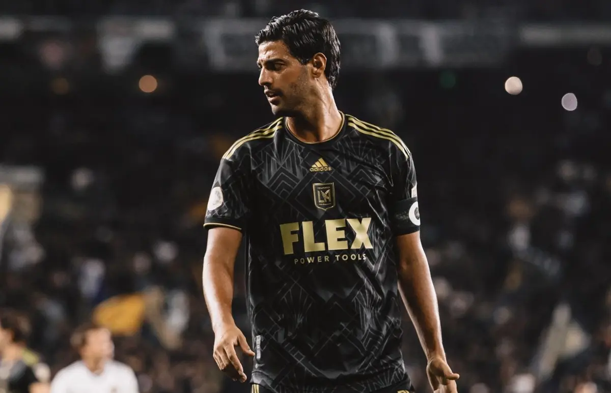 El delantero mexicano declaró que no le preocupa enfrentarse a Lionel Messi 