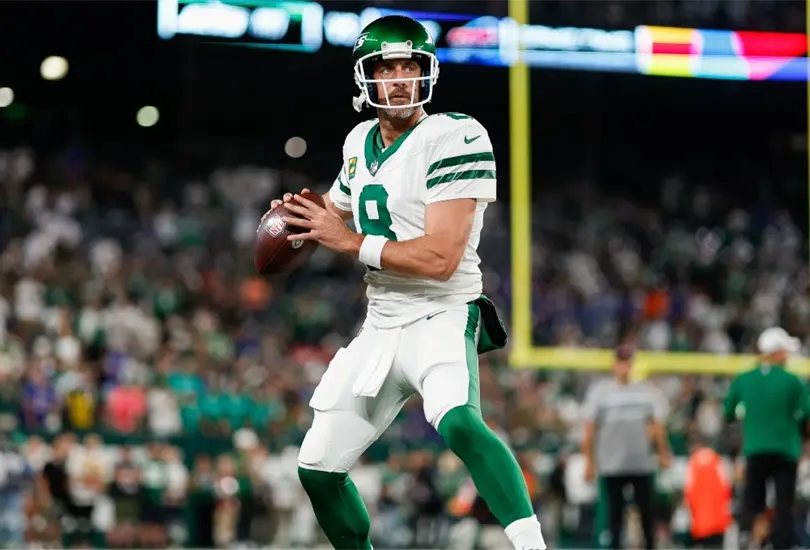 Se revel&oacute; el tiempo que Aaron Rodgers estar&iacute;a fuera de las canchas tras lesionarse en su debut con los Jets en la NFL.