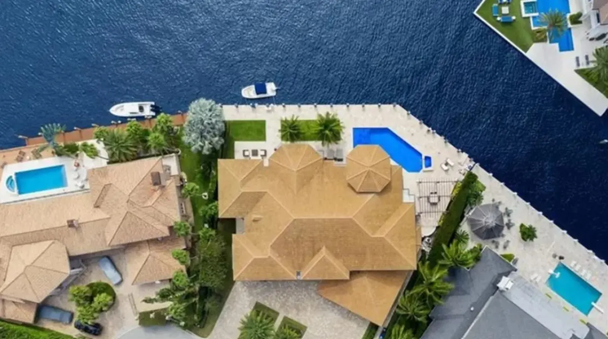 Esta es la vista áerea del lujoso terreno que adquirió Lionel Messi por 10.8 millones de dólares, más los impuestos a pagar anualmente. 