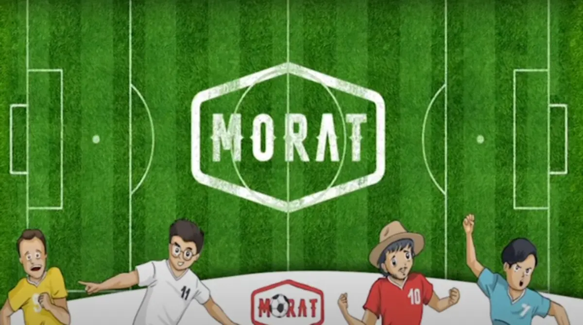 Su primer sencillo con referencias claras al futbol lleva por nombre 'Del estadio al cielo', esta canci&oacute;n form&oacute; parte de su primer disco 'Sobre el amor y sus efectos secundarios' lanzado en 2016.