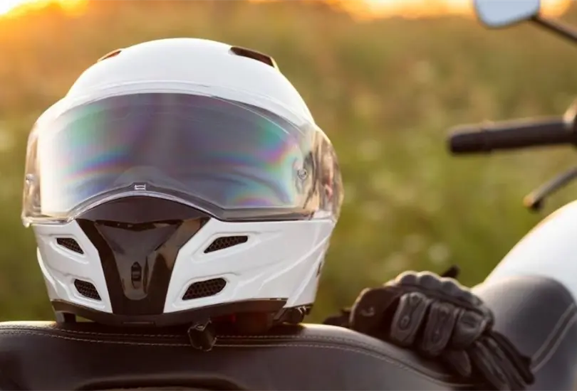 Un casco para moto es más que un accesorio, por lo que es primordial saber elegir la mejor opción al momento de adquirir uno. Un casco para moto es más que un accesorio, por lo que es primordial saber elegir la mejor opción al momento de adquirir uno.