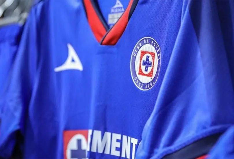 Jugador de Cruz Azul habr&iacute;a provocado que su entrenador saliera del club debido a que lo ret&oacute; a los golpes.