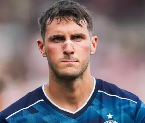 Medio argentino se "apropia" de Santi Giménez y aficionados mexicanos lo defienden