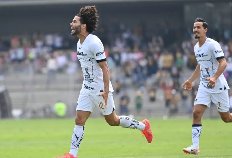 Los Pumas ya le habrían puesto un millonario precio al Chino Huerta tras sus buenas actuaciones y llamado a Selección Mexicana. Los Pumas ya le habrían puesto un millonario precio al Chino Huerta tras sus buenas actuaciones y llamado a Selección Mexicana.