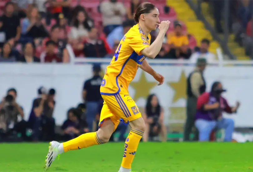Comentarista regio culp&oacute; a los balones de M&eacute;xico del debut con dudas de Marcelo Flores en la Liga MX con Tigres.