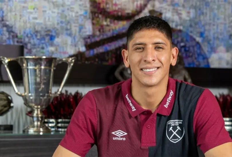 Edson &Aacute;lvarez recibi&oacute; sus primeros premios despu&eacute;s de sus buenas actuaciones con el West Ham y Premier League.