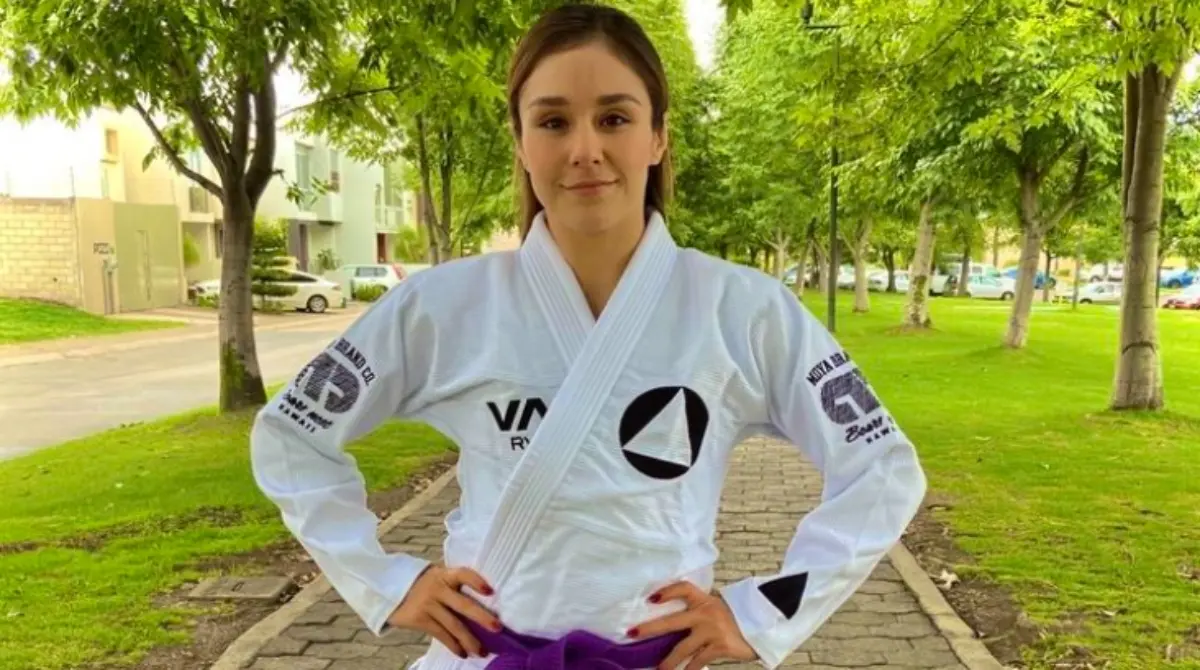 Alexa es competidora de la categoría Peso Mosca, mide 1.65 m y pesa 57 kg, equivalentes a 125 libras, por lo que su tamaño le ha dado ventajas y técnicas de agilidad en distintos enfrentamientos con peladoras extranjeras.