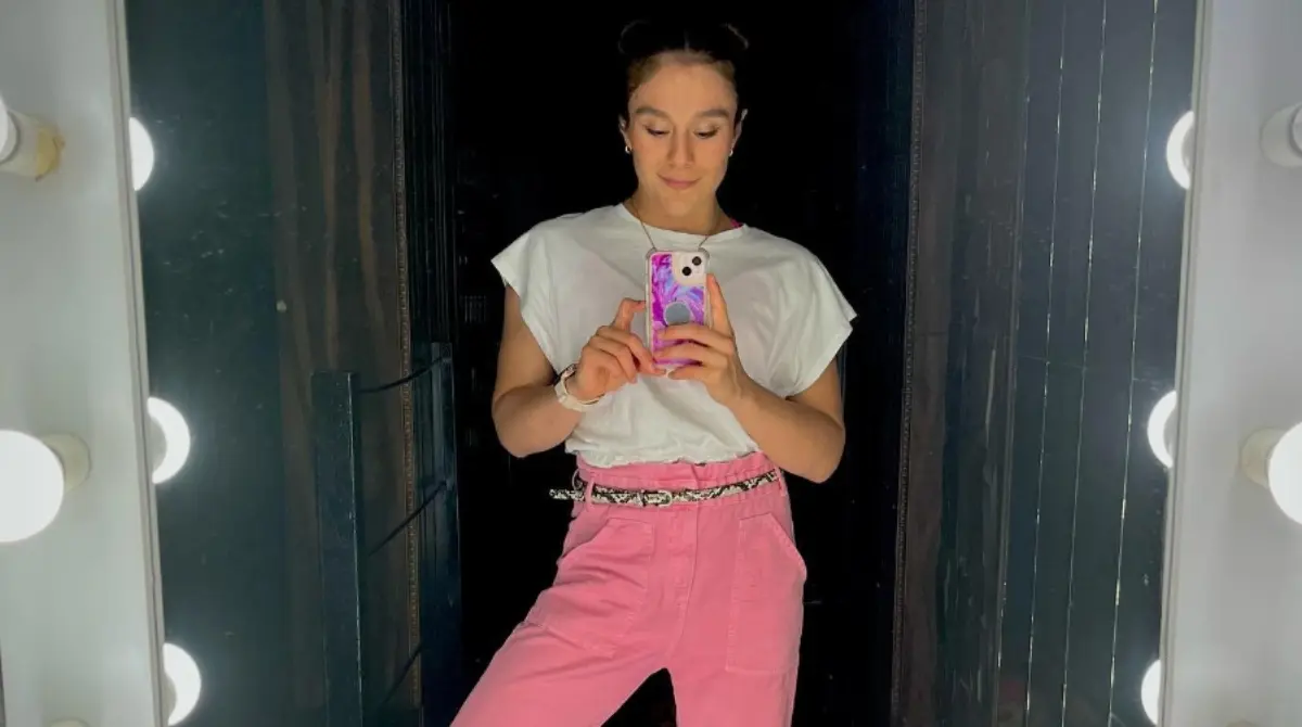 Alexa estudió la licenciatura antes de dedicarse de tiempo completo a las artes marciales mixtas, y se gradúo en Cultura Física y Deportes en la Universidad Tenológica de Guadalajara. 