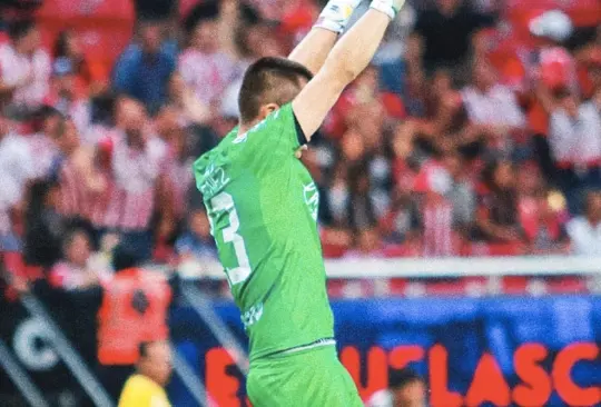 Wacho Jiménez evitó otra derrota de Chivas.