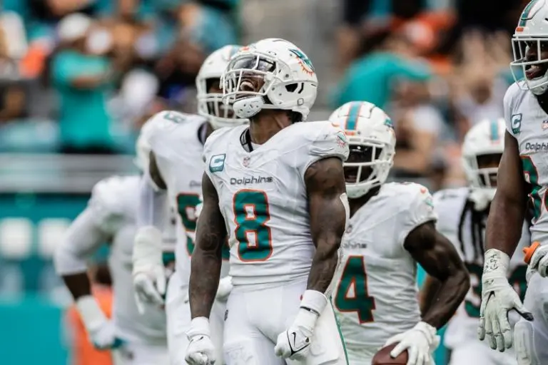 Los Dolphins apalearon a los Denver Broncos - Twitter @MiamiDolphins