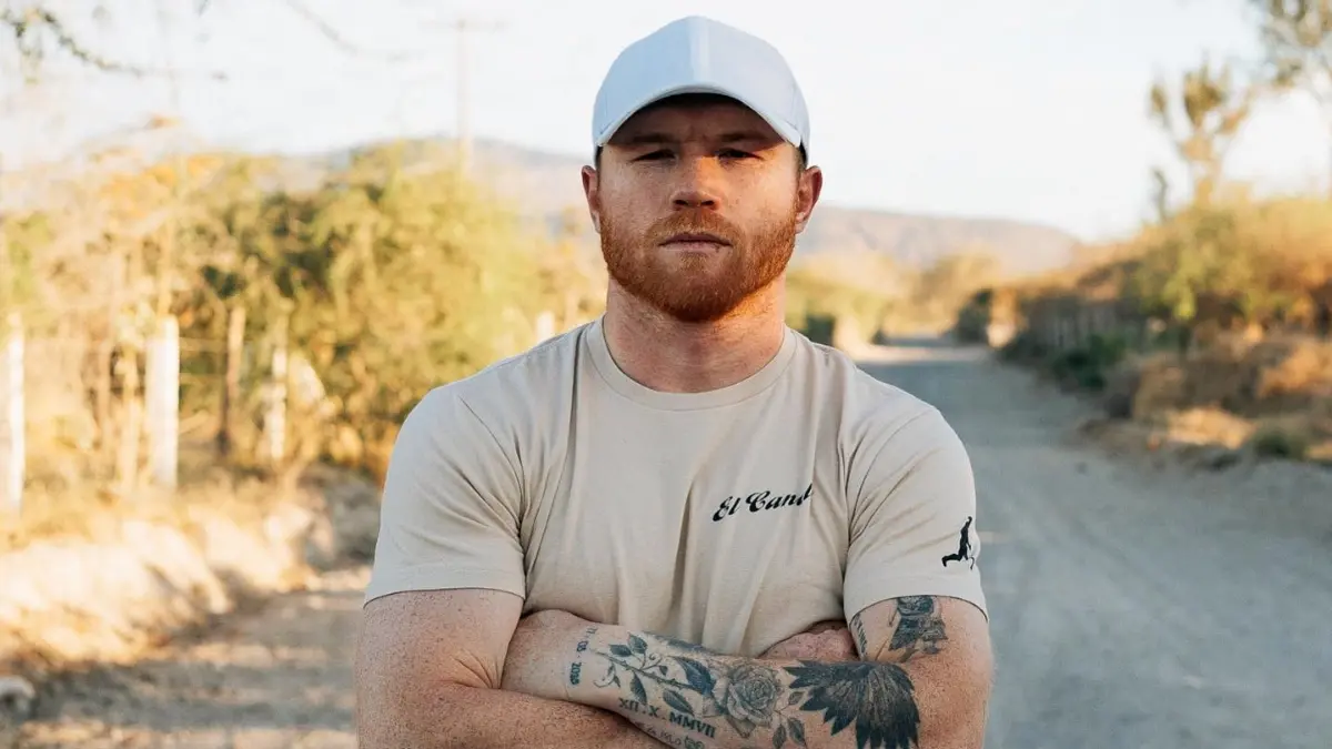 Durante una entrevista con Graham Bensinger, Canelo Álvarez aceptó que no tiene los estudios para presumir que es un mangante, pero que no ha evitado que aprenda y esto lo ha llevado a invertir sus ingresos en negocios millonarios.