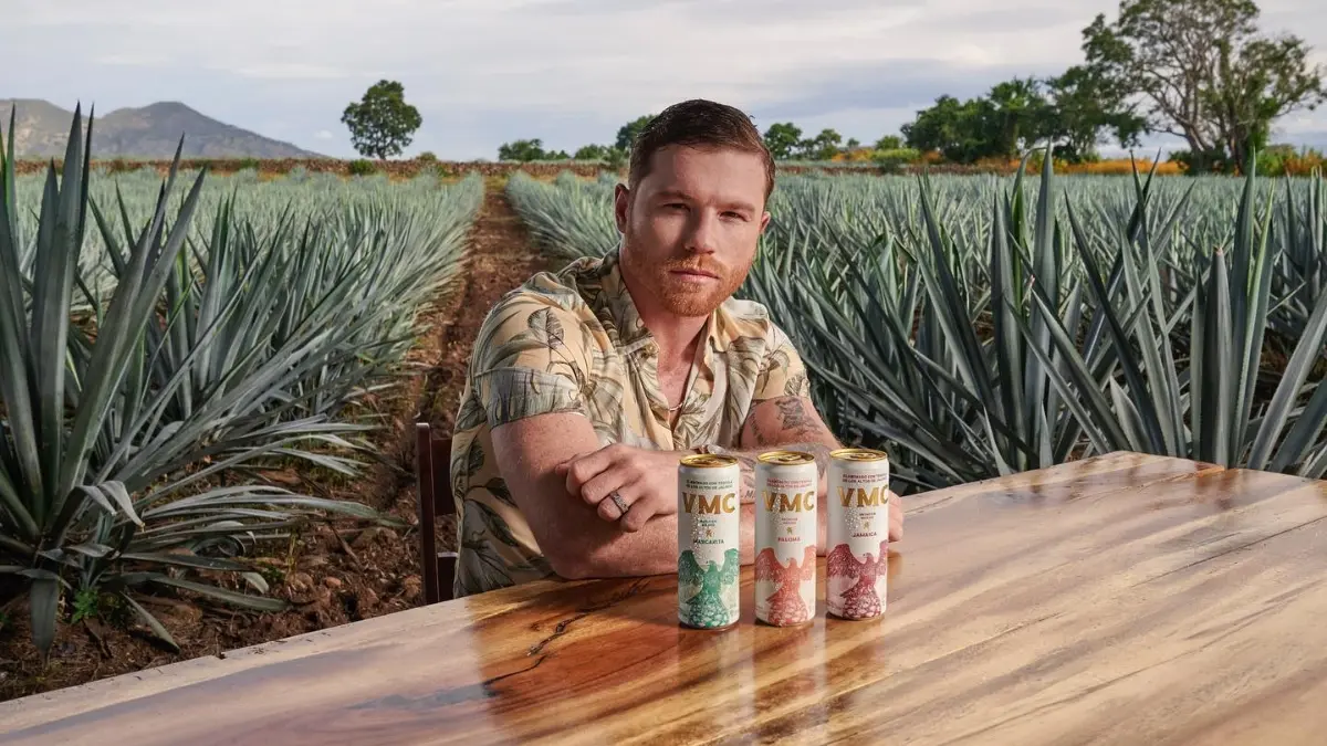 VMC: Canelo lanzó al mercado esta bebida alcohólica preparada a la venta en 2022 y está hecha con tequila de los Altos de Jalisco; salió primero en México con tres sabores, pero busca exportarla a otros países.