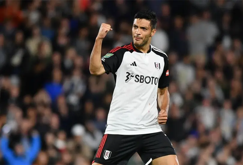 El DT de Fulham sali&oacute; a la defensa de Ra&uacute;l Jim&eacute;nez luego que fue criticado