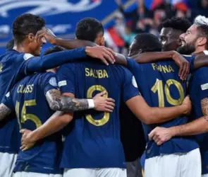 Seleccionado de Francia amenaza con quitarse la vida desde un puente (FOTO)