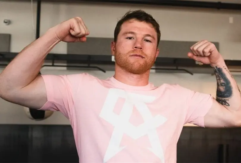 Canelo disfruta de un men&uacute; variado despu&eacute;s de un combate.