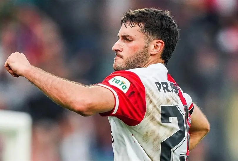 Santiago Gim&eacute;nez ha recibido nuevo apodo tras convertirse en el goleador del Feyenoord.