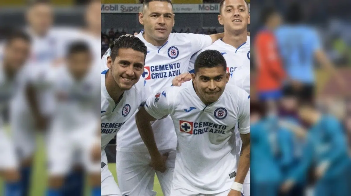 El Cruz Azul que se formó a partir de 2019, y que posteriormente conseguiría la novena estrella, tenía tan buen ambiente que Orbelín Pineda llegó a manosear a Pablo Aguilar ante las cámaras.