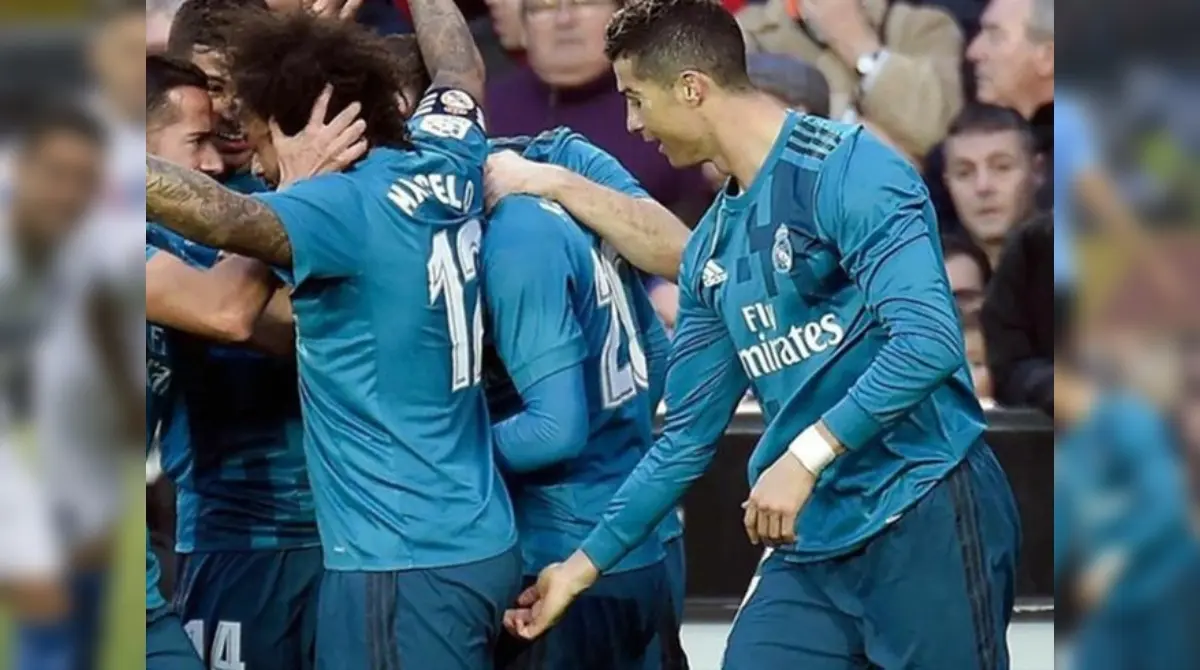 Durante la temporada 2017-2018, Cristiano Ronaldo se hizo viral por meterle el dedo a Marcelo durante el festejo de un gol del Real Madrid.