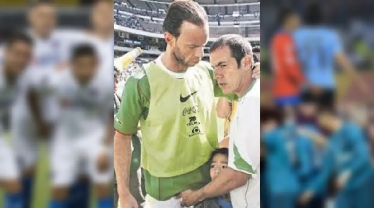 El 'cariño' entre Zague y Cuauhtémoc Blanco causó polémica por el infante en medio de ambos.