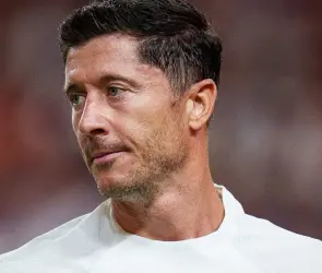 Robert Lewandoswski es acusado de no pagar millonaria cena en restaurante de Qatar