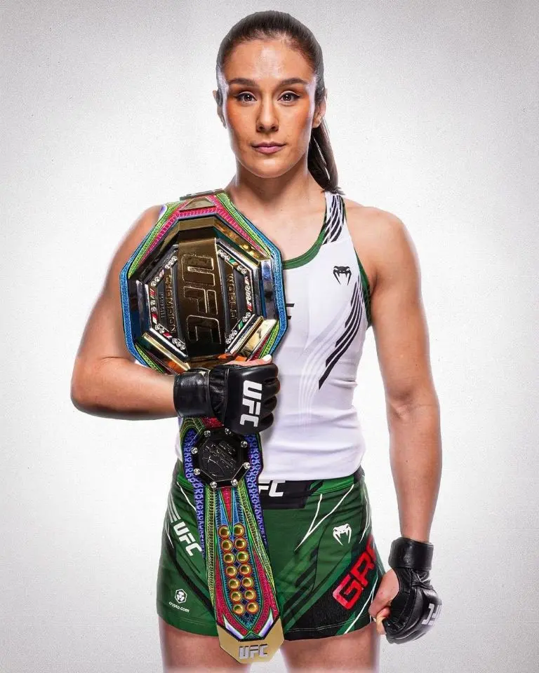 Alexa Grasso defenderá su nuevo cinturón de UFC. @factorcu4tro