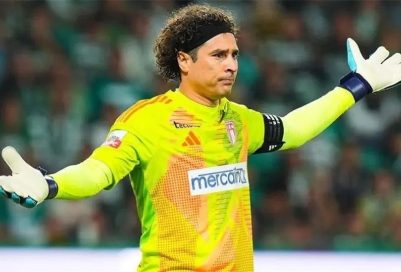Uno de los fichaje frustrados en la carrera de Guillermo Ochoa fue con el Par&iacute;s Saint-Germain.