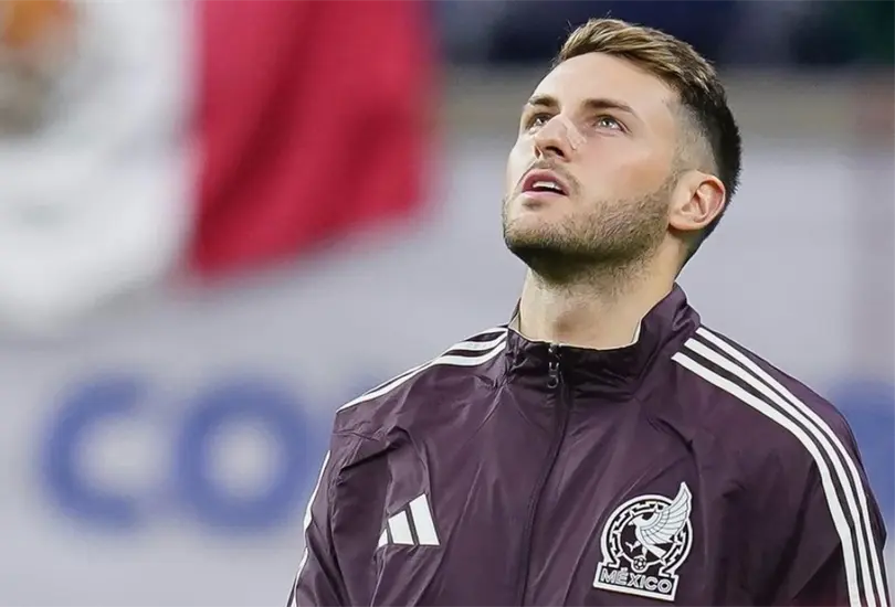 Santiago Gim&eacute;nez podr&iacute;a volver a la Selecci&oacute;n Mexicana pese a su lesi&oacute;n