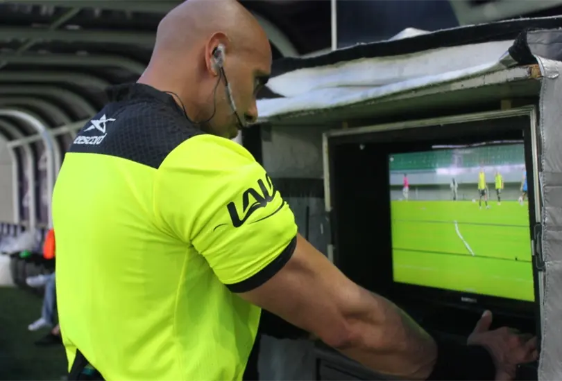 El futbol mexicano tendr&aacute; un enorme cambio al momento de que los &aacute;rbitros cambien sus decisiones gracias al VAR.