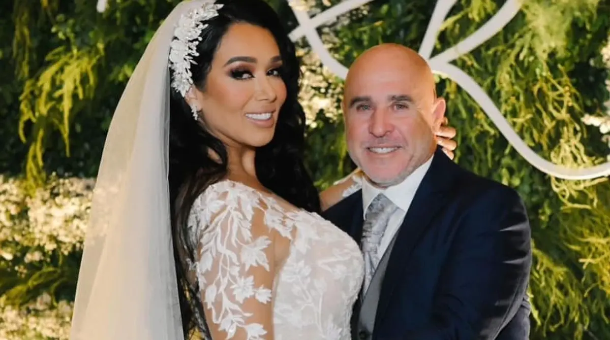 Se presume que ambos contrajeron matrimonio durante el primer fin de semana de enero, momento que quedó retratado en redes sociales.