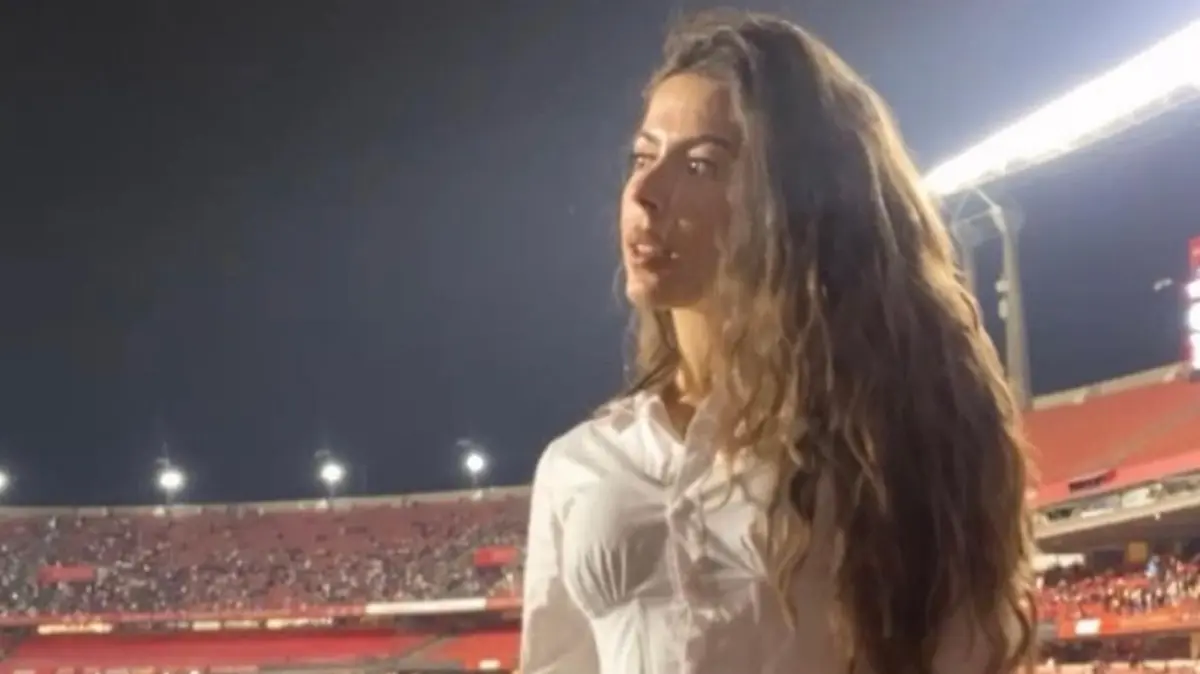 Sara es originaria de Portugal y reside en la ciudad de Manchester, sin embargo frecuentemente visita distintas partes del mundo.