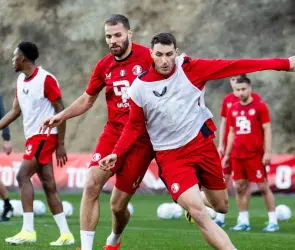 ¿Buen augurio? Santiago Giménez rompe mala racha en debut del Feyenoord en 2024