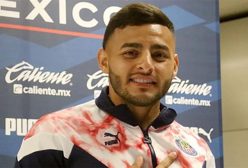 El futbolista habr&iacute;a cambiado de opini&oacute;n de &uacute;ltimo minuto luego de hablar con el culpable de que se cayera la negociaci&oacute;n.