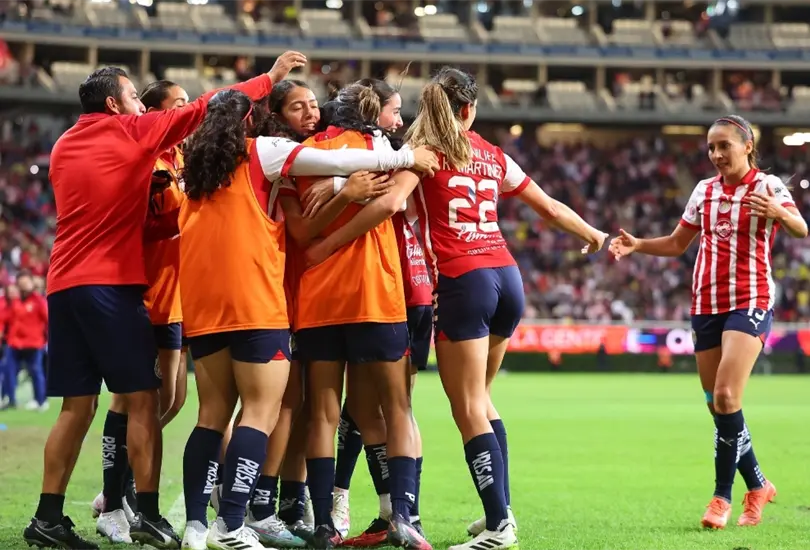 Un empleado de Chivas atentó contra el equipo femenil. Un empleado de Chivas atentó contra el equipo femenil.