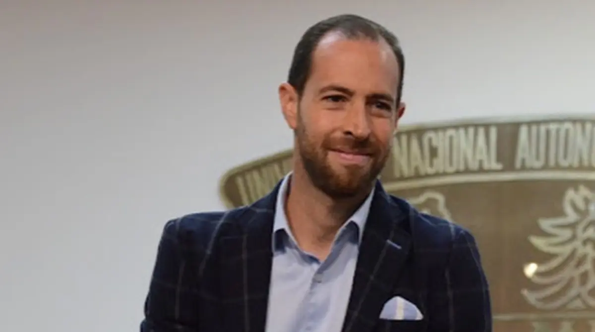 Luego del Mundial de 2018 ya antes de vivir el cambio a TUDN, Mauricio Ymay decidió salir por cuenta y no renovar contrato, pues no se sentía a gusto con las decisiones que tomaba de Luisa y confesó que fue un año muy estresante.