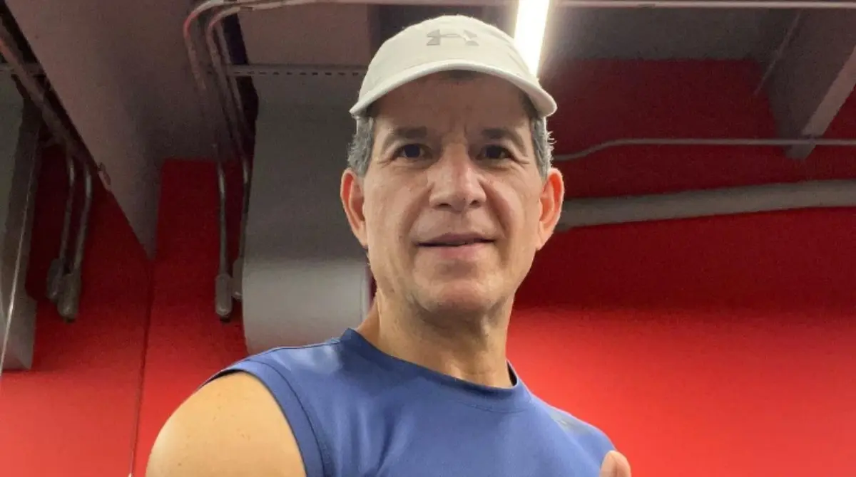 Fue unos años antes del gran despido masivo, pero Javier Alarcón se fue con todo y que era director editorial de Televisa Deportes por contratiempos con Yon de Luisa, que en ese tiempo era vicepresidente del área, por lo que su choque en varias decisiones llevó a su salida.