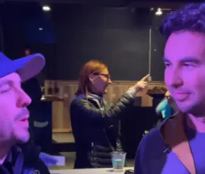 ¿Se retira? La confesión de Checo Pérez a Frankie Muniz sobre el automovilismo