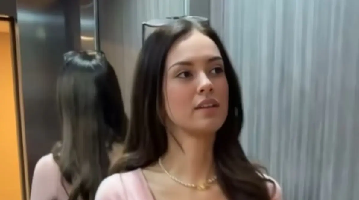 La joven de 23 años que radica en Los Ángeles, Estados Unidos, ha cautivado a muchas personas debido al estilo de vida que presume llevar.