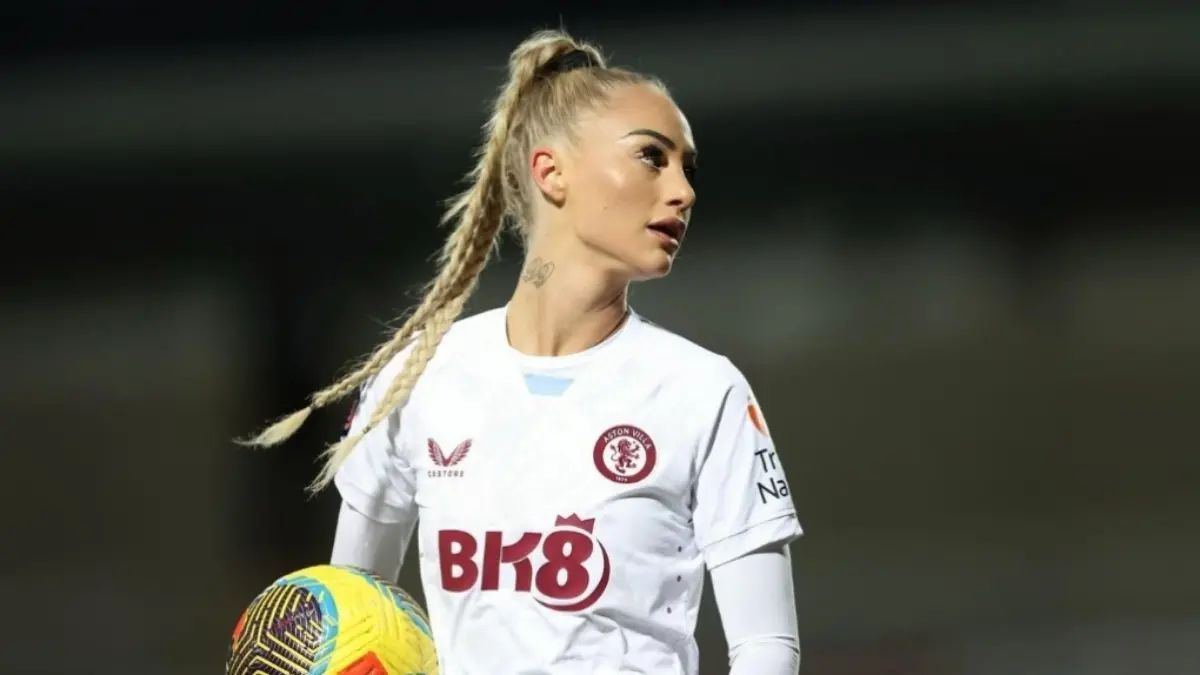 Recién cumplió 25 años y se ha hecho de una buena trayectoria en el futbol internacional.