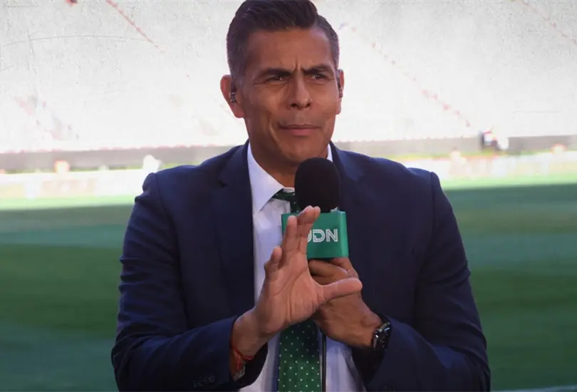 Oswaldo S&aacute;nchez nuevamente fue cuestionado por su trabajo en TUDN.