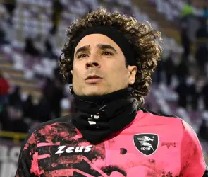 Guillermo Ochoa: DT de Salernitana culpa al portero por derrota ante Genoa