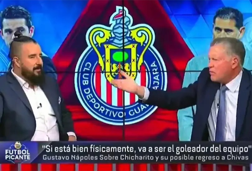 La discusión llegó al punto donde el refuerzo de la televisora insultó y menospreció el trabajo de su compañero. La discusión llegó al punto donde el refuerzo de la televisora insultó y menospreció el trabajo de su compañero.
