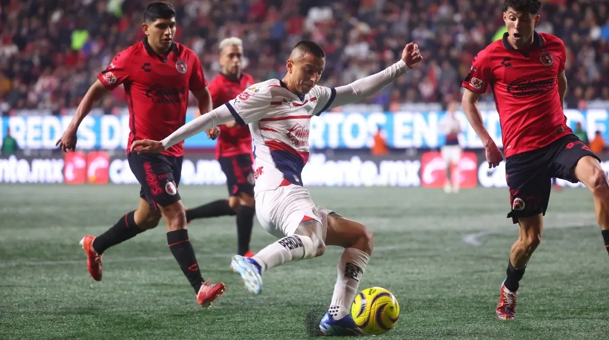 Roberto Alvarado fue el encargado de empatar el partido de Chivas ante Xolos de Tijuana en el Estadio Caliente.