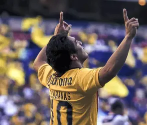 ¿Cuánto cuesta jugar con Salvador Cabañas? Persona promociona al paraguayo en redes sociales