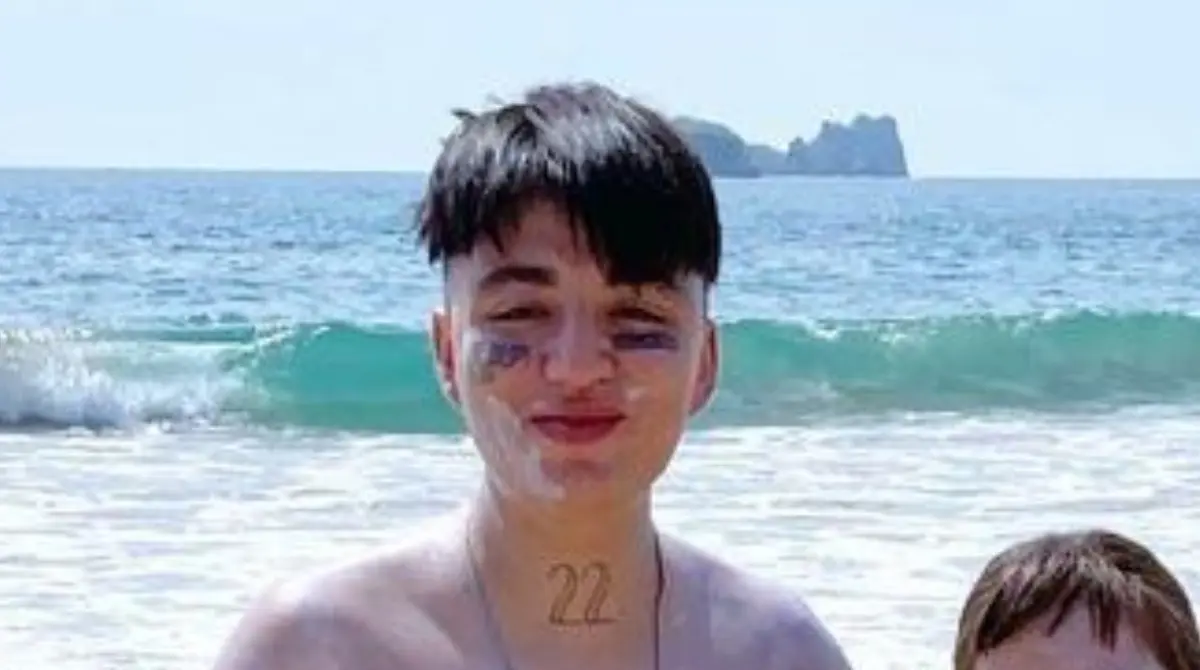 Aunque los tatuajes que tiene en la cara parecen ser cosa de toda la vida, este ha sorprendido por su transformación física.