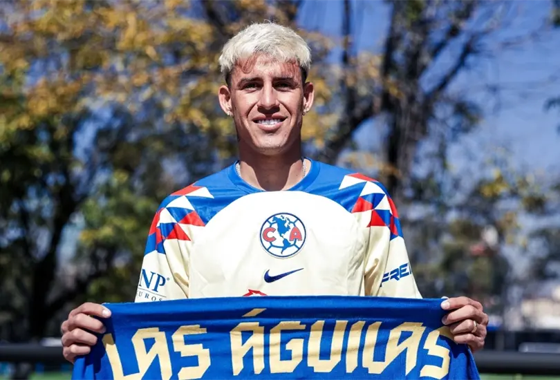 Chicote Calder&oacute;n finalmente estamp&oacute; su firma con el Am&eacute;rica.