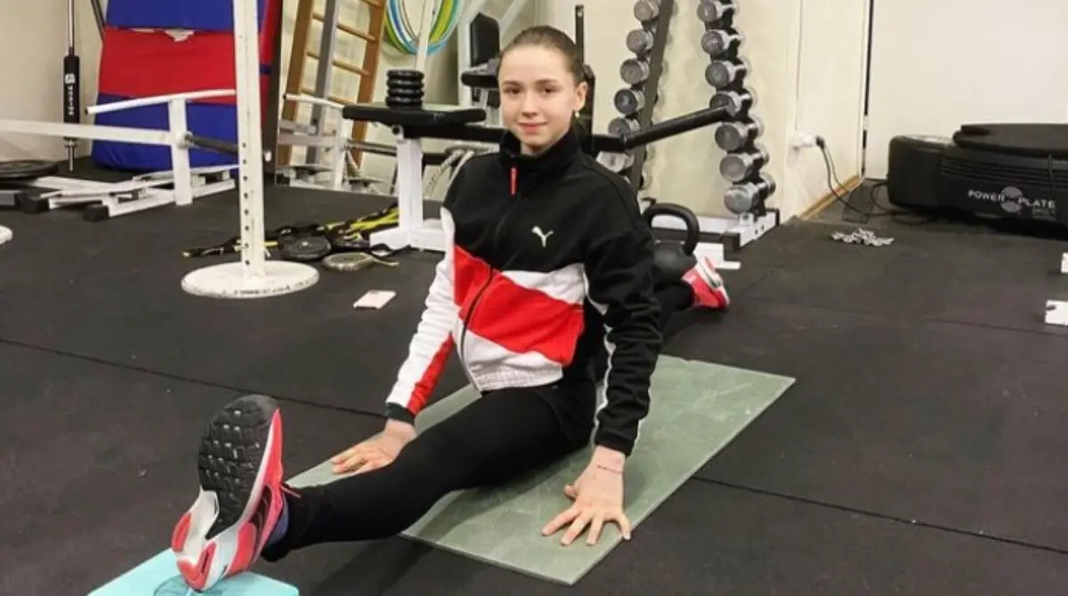 Desde hace más de cuatro años entrena con el Comité Olímpico Ruso, y no solo ha participado en estas justas, sino también en certámenes nacionales y campeonatos europeos.