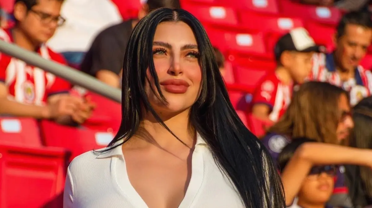 Los aficionados de la Liga MX, sin importar los colores, quedaron sorprendidos al verla en el partido, por lo que no dudaron en dar con su identidad.