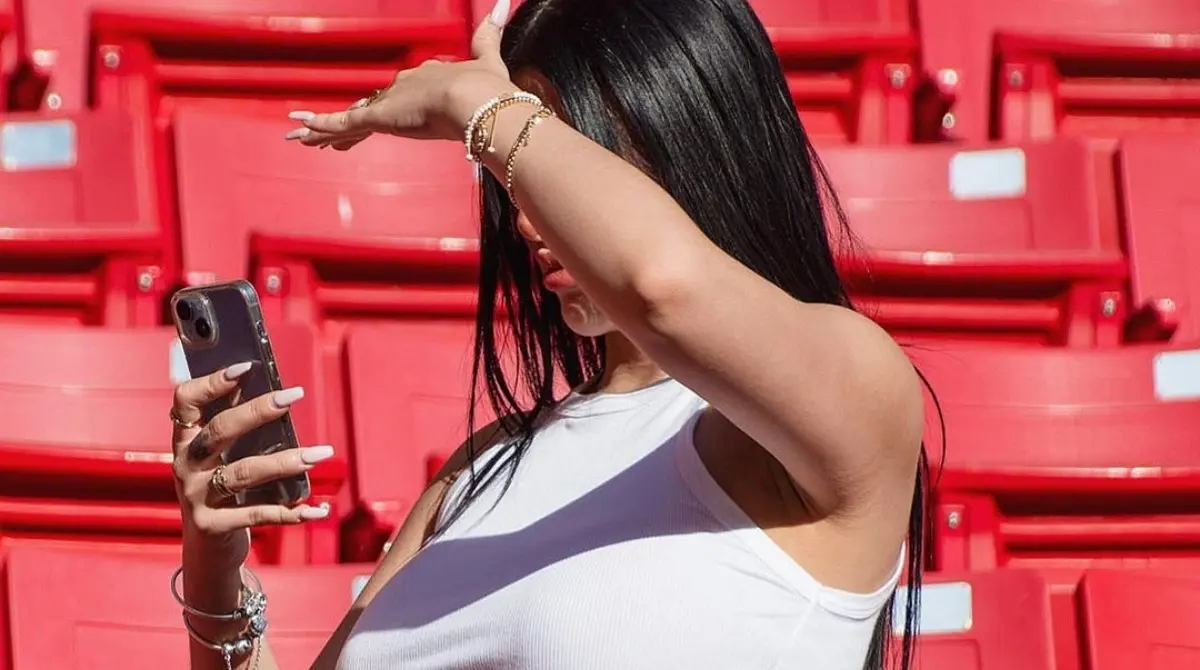 Además de visitar recurrentemente el Estadio Akron, Karla Villaseñor también se da cita en el Estadio Jalisco, casa del Atlas.