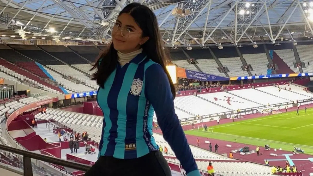 Gracias a su popularidad, ha podido ser invitada a eventos o partidos en distintas ligas como la Premier o la española.