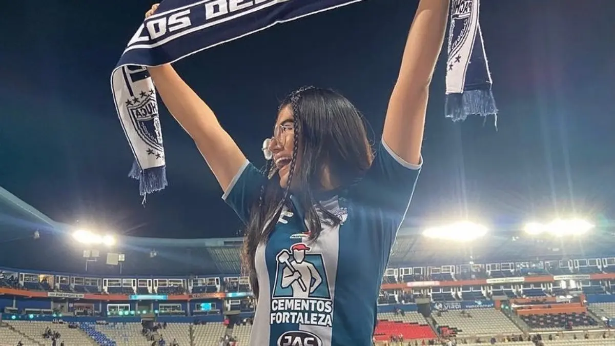 Pese a ver encuentros donde su equipo favorito no está jugando, siempre lleva los colores del Pachuca por delante.